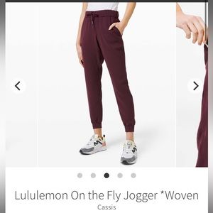 Lululemon On the Fly Jogger *Woven - Cassis